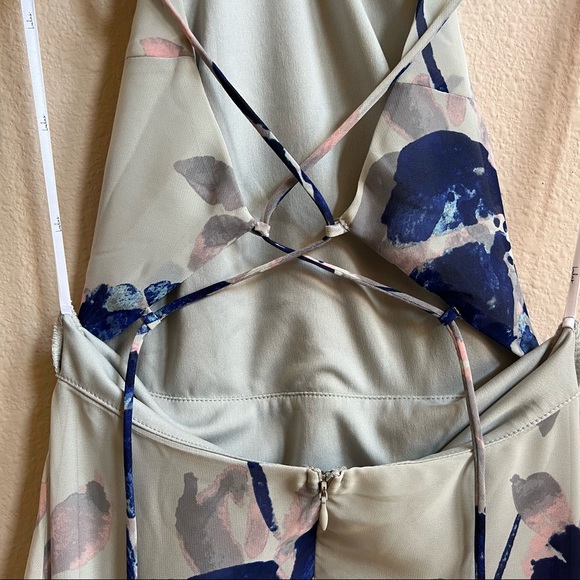 Lulu’s All I Need Grey Floral Print Lace-Up Maxi Dress - Picture 4 of 6